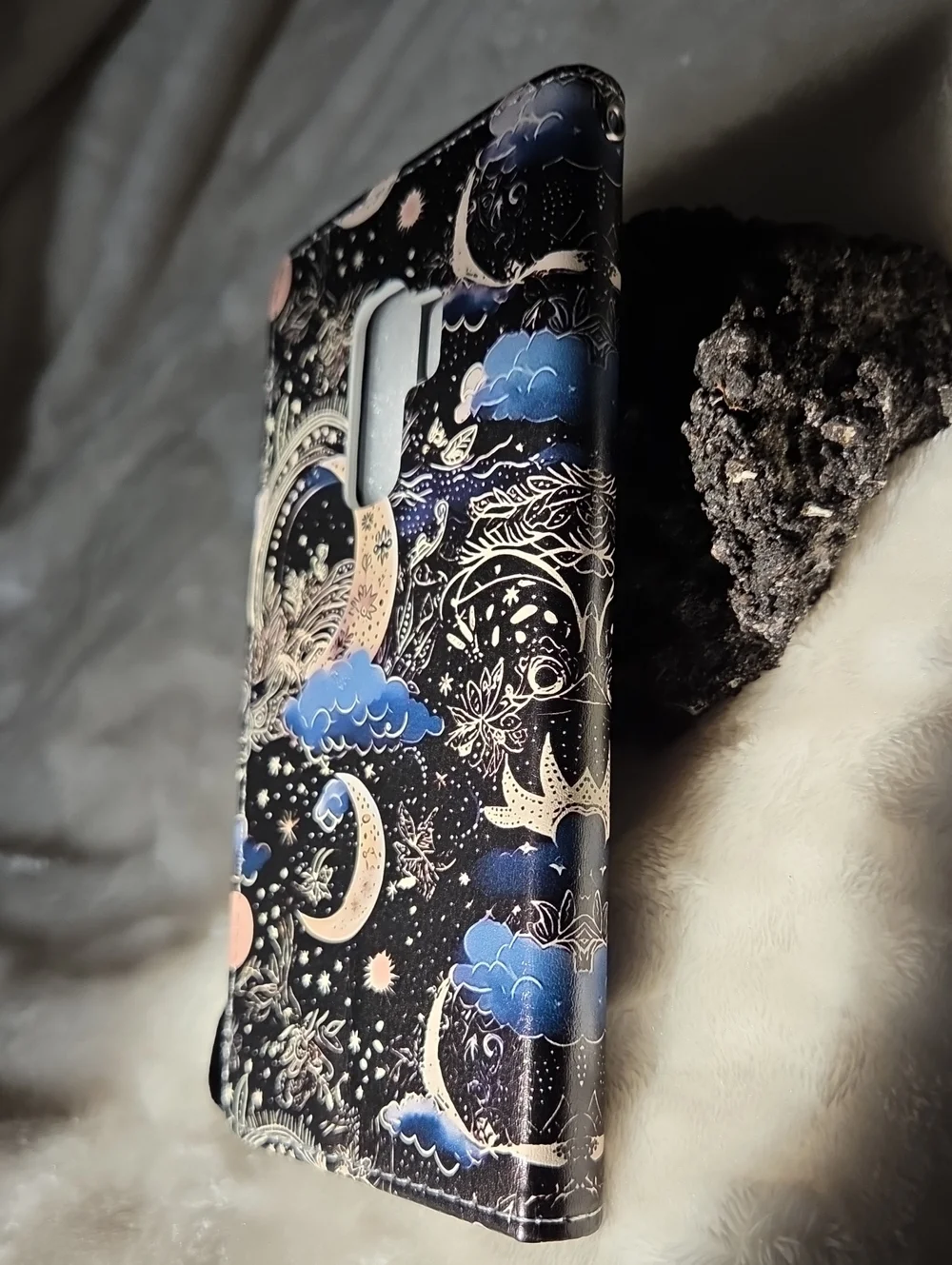 Galaxy S9 Plus Celestial Themed Folio Wallet Case. NIP.